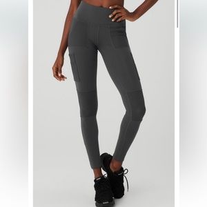 NWT ALO High-Waist Cargo Legging